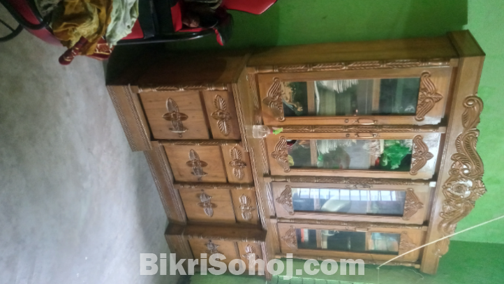 সেগুন কাঠের শোকেস